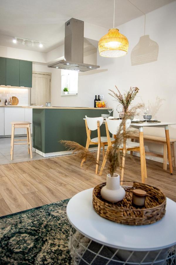 Apartment Wanderer Center